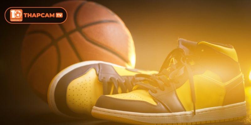 Giày Bóng Rổ - Vũ Khí Tạo Nên Những Huyền Thoại NBA 3 Huyền thoại bóng rổ và những đôi giày đặc biệt