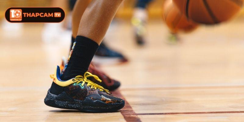 Giày Bóng Rổ - Vũ Khí Tạo Nên Những Huyền Thoại NBA 4 Những điều cần biết chọn giày bóng rổ cho người mới
