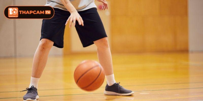 Giày Bóng Rổ - Vũ Khí Tạo Nên Những Huyền Thoại NBA 2 Siêu sao và sự lựa chọn giày thông minh